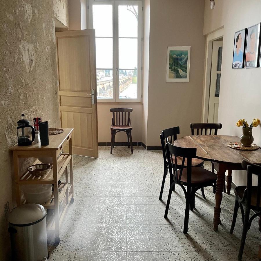 Cafe Velo 讷韦尔 外观 照片
